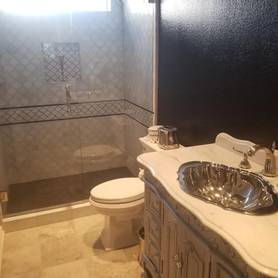 Professional plumbing work and bathroom remodeling in La Feria